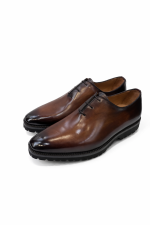 Richelieu homme en cuir marron patiné semelle crantée élégante