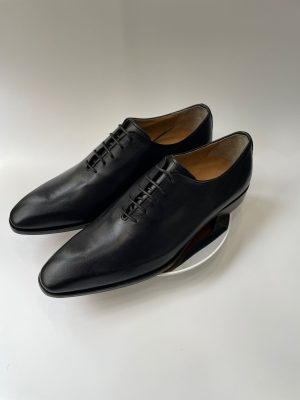 Chaussure Richelieu One-cut en cuir noir lisse de luxe pour homme - Collection Prestige Jespomi.