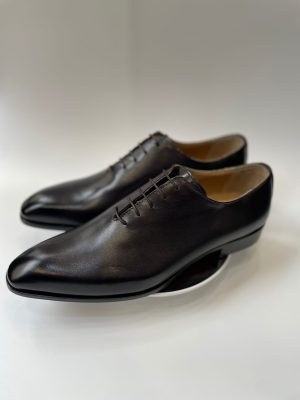 Soulier Richelieu One-cut en cuir marron foncé ébène pour homme - Élégance artisanale Jespomi.