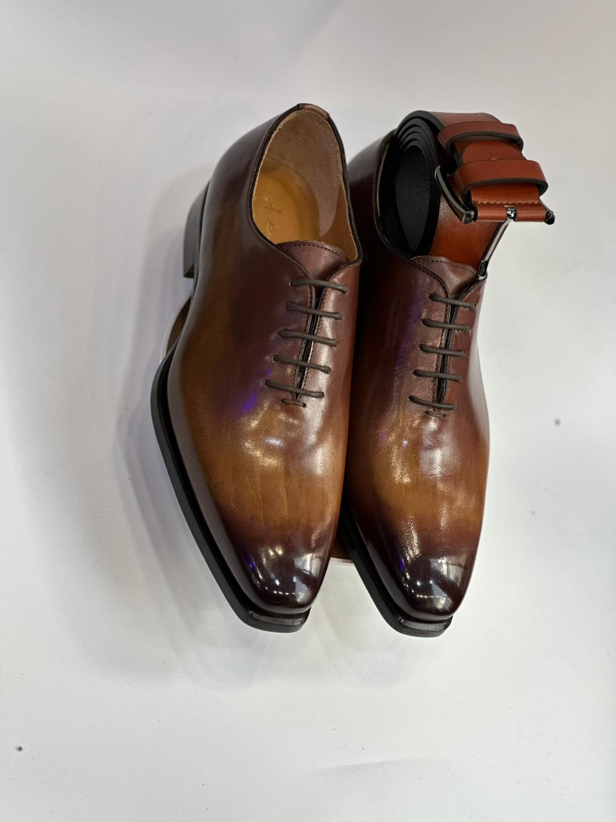 Souliers Richelieu One-Cut en Cuir Patiné Marron – Jespomi – Image 2