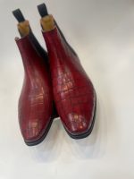 Boots Chelsea rouge effet crocodile en cuir – Élégance artisanale | Jespomi