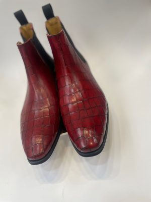 Boots Chelsea rouge effet crocodile en cuir – Élégance artisanale | Jespomi