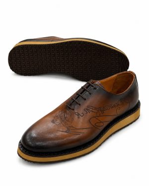 Richelieu hybride en cuir patiné marron avec gravure calligraphique et semelle compensée Jespomi