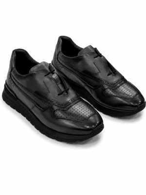 Sneakers hybrides en cuir noir perforé style brogue pour homme Jespomi sur fond blanc