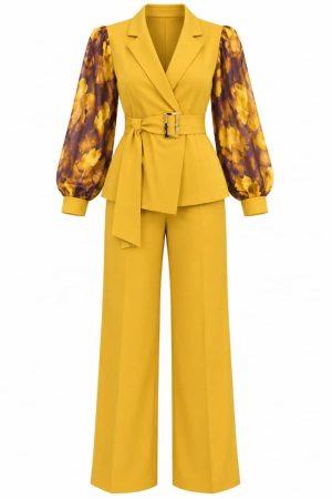 Ensemble pantalon jaune moutarde avec blazer ceinturé et manches bouffantes fleuries