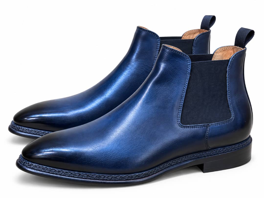 Bottines Chelsea homme bleu marine à bout pointu et côtés élastiqués