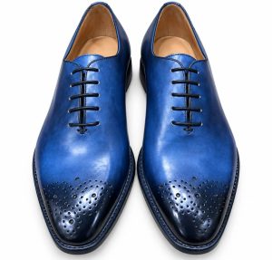 Richelieu Oxford homme bleu à bout fleuri et lacets noirs
