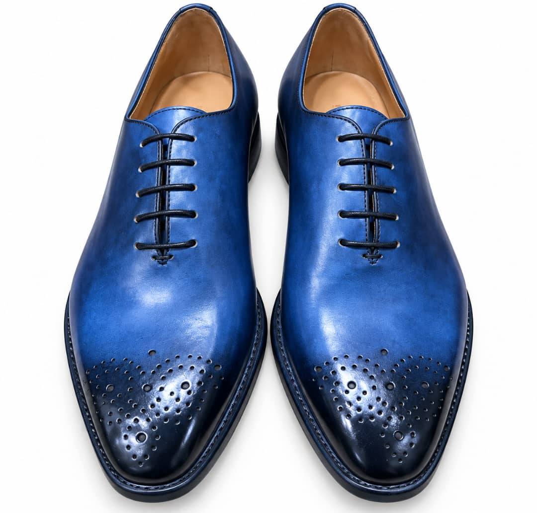 Richelieu Oxford homme bleu à bout fleuri et lacets noirs