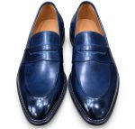Mocassins homme bleu marine à bride et finition brillante