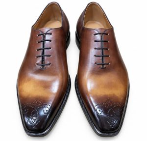Chaussures Oxford homme marron patiné à lacets avec détails brogue