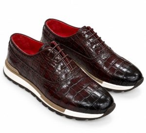 Chaussures derby homme brun foncé effet crocodile brillant avec doublure rouge et semelle blanche