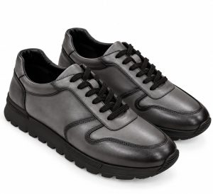 Baskets homme gris anthracite et noir à lacets avec semelle crantée